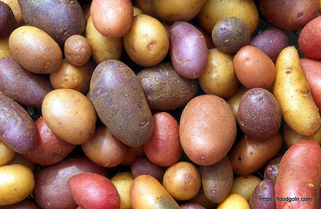 বিভিন্ন রঙ এর আলু